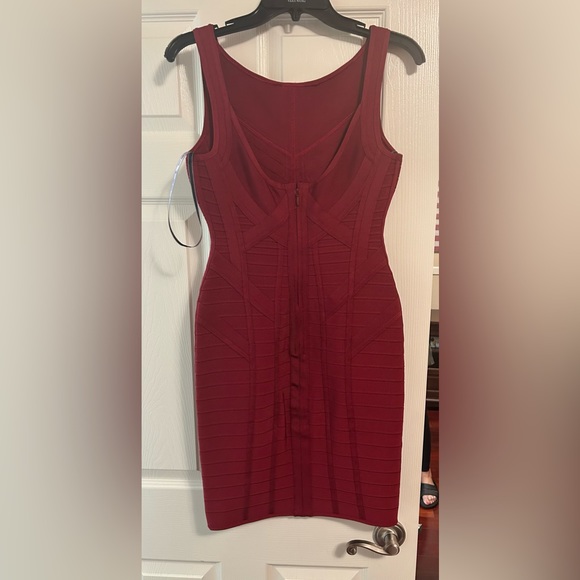 Herve leger scoop back burgundy dress size M - Picture 4 of 6